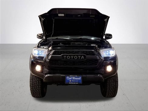 Used 2017 Toyota Tacoma TRD Off-Road image 5