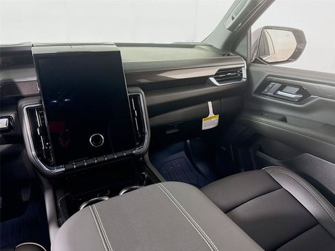 New 2026 GMC Yukon XL Elevation w/ LPO, Floor Liner Package AWD/4WD image 17