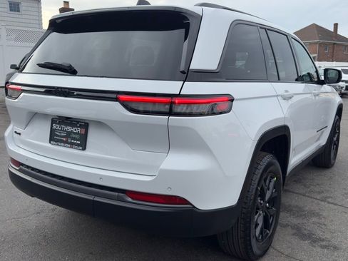 New 2026 Jeep Grand Cherokee Altitude AWD/4WD image 7
