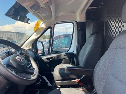 Used 2025 RAM ProMaster 2500 w/ U-Haul Equipment Group FWD image 11