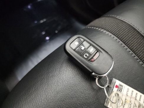 Used 2023 Honda Pilot Touring image 39