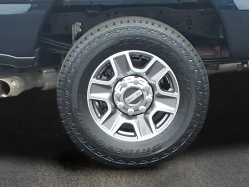 Used 2024 Ford F250 Lariat AWD/4WD image 3