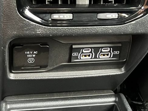 Used 2024 Jeep Grand Cherokee L Overland w/ Advanced Protech Group III AWD/4WD image 43