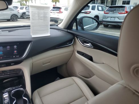 Used 2021 Buick Envision Essence FWD image 19