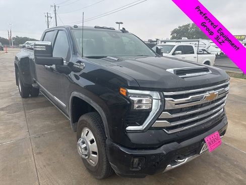 Used 2025 Chevrolet Silverado 3500 High Country w/ High Country Premium Package image 8