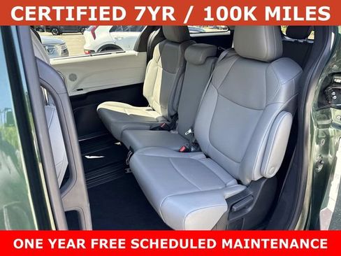 Used 2025 Toyota Sienna XLE FWD image 17