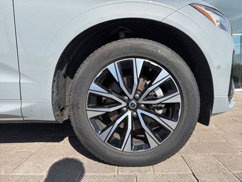 Used 2025 Volvo XC60 B5 Plus AWD/4WD image 8