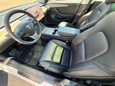 Used 2023 Tesla Model 3 Standard Range RWD image 9