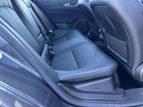 Used 2024 Alfa Romeo Giulia Sprint image 31