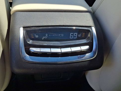 Used 2023 Cadillac XT6 Sport w/ Technology Package AWD/4WD image 12
