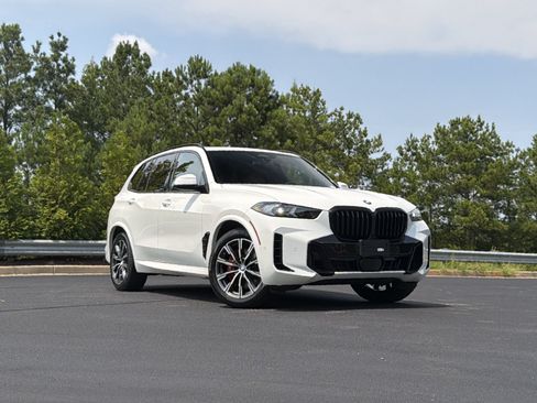 Used 2024 BMW X5 xDrive40i w/ M Sport Package AWD/4WD image 2