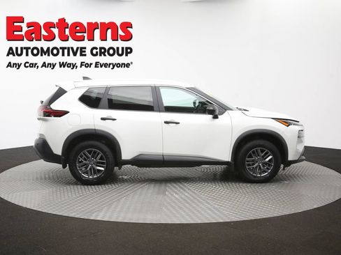 Used 2023 Nissan Rogue S AWD/4WD image 46