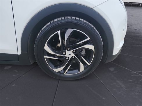 Used 2023 Chevrolet Bolt LT w/ Infotainment Package image 9