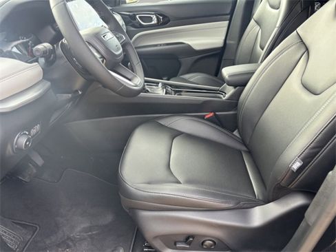 New 2026 Jeep Compass Limited image 11