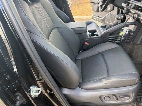 Used 2025 Toyota 4Runner Limited image 36