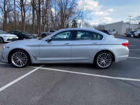 Used 2020 BMW 530i xDrive 530i xDrive w/ Premium Package image 11