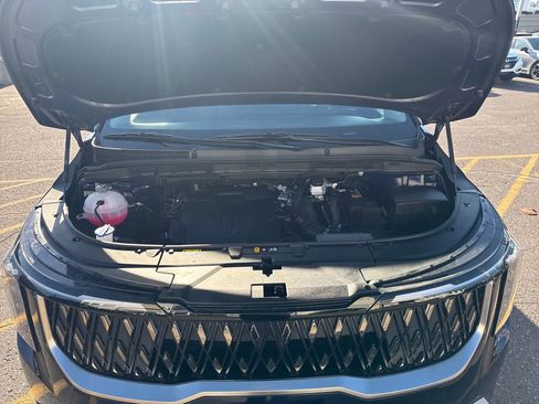 Certified 2025 Kia Carnival image 22