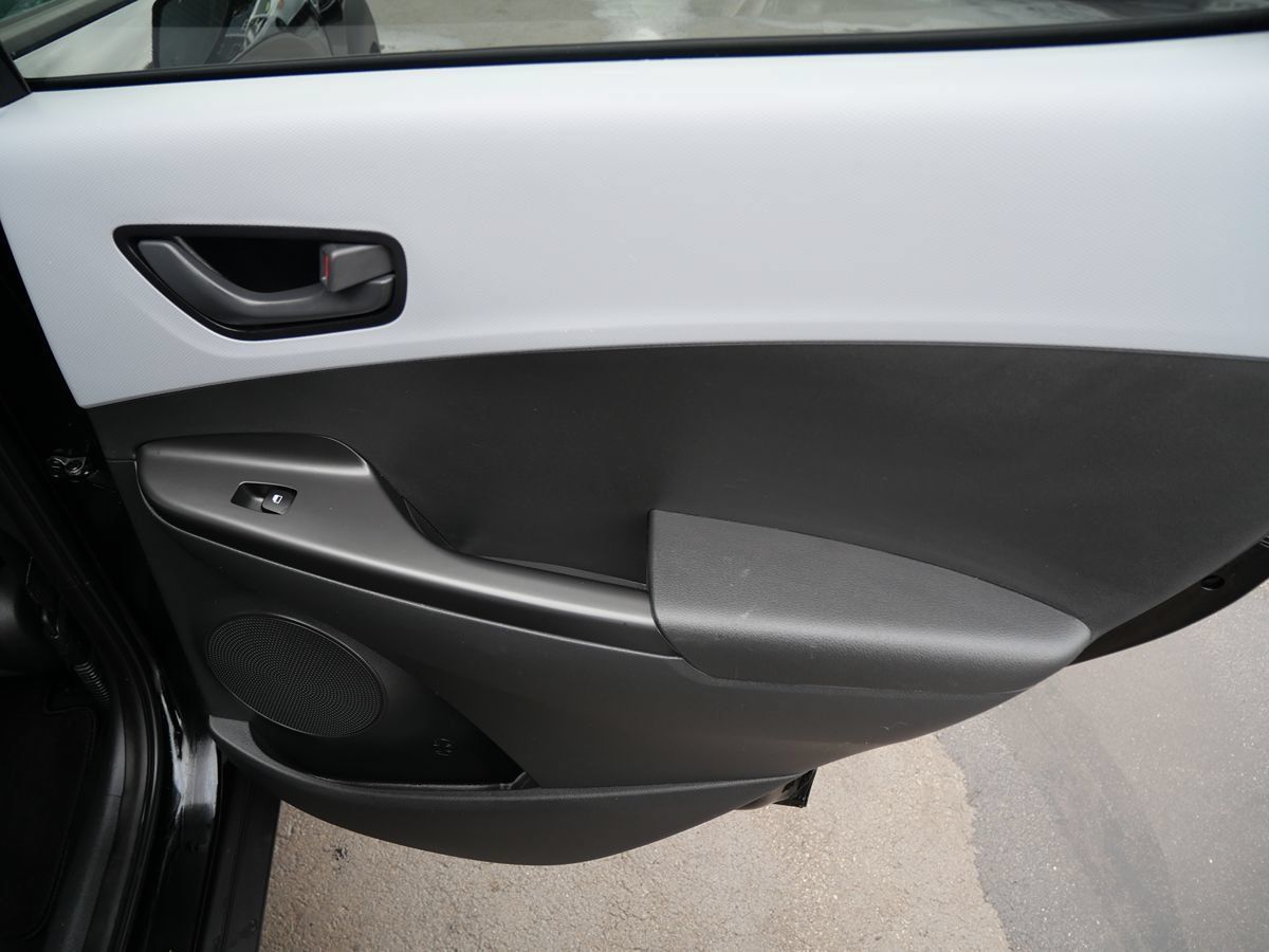 Used 2019 Hyundai Kona SEL AWD/4WD image 29