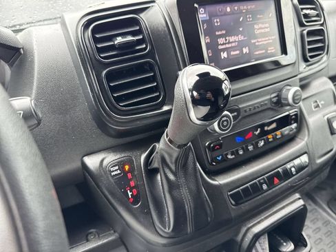Used 2024 RAM ProMaster 2500 w/ Convenience Group FWD image 19