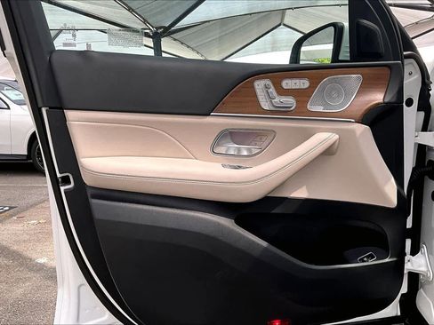 Certified 2025 Mercedes-Benz GLS 450 4MATIC image 22