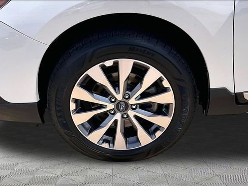 Used 2019 Subaru Outback 3.6R Touring AWD/4WD image 8