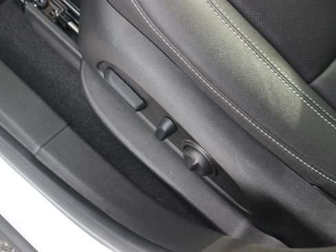 Used 2023 Chevrolet Blazer LT image 18