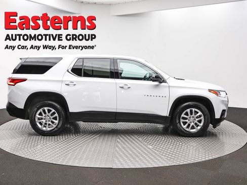 Used 2021 Chevrolet Traverse LS AWD/4WD image 4