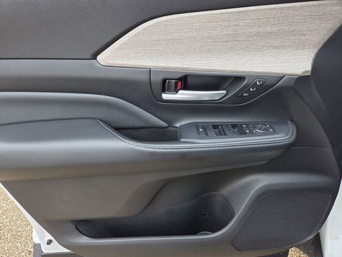 Used 2024 Toyota Grand Highlander FWD image 17