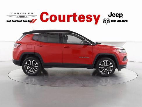 Certified 2024 Jeep Compass Limited image 4