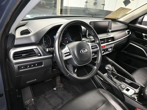 Used 2021 Kia Telluride LX image 10
