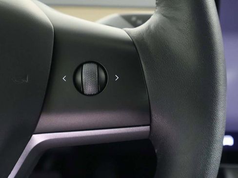 Used 2023 Tesla Model 3 Standard Range image 41