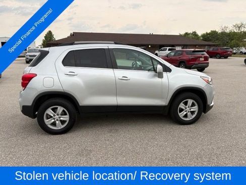 Used 2020 Chevrolet Trax LT w/ LT Convenience Package AWD/4WD image 7