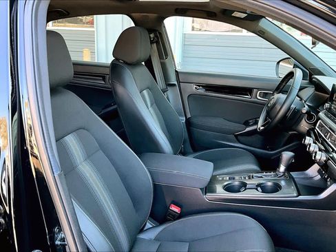 Used 2025 Honda Civic Sport image 10