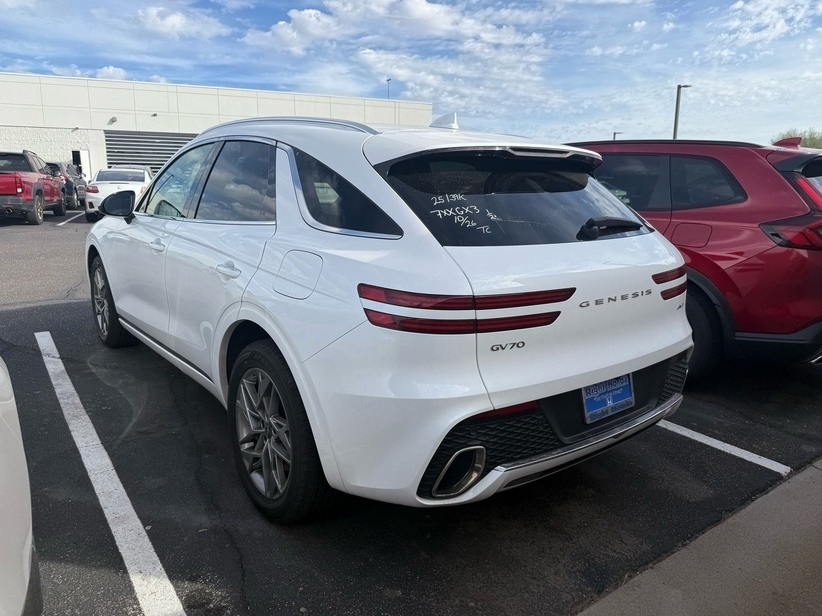 Used 2025 Genesis GV70 2.5T AWD/4WD image 3