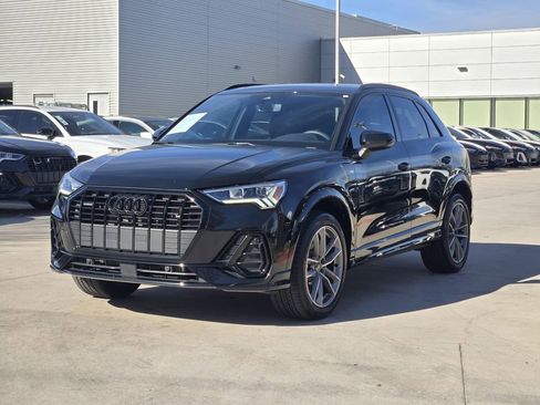 Certified 2025 Audi Q3 2.0T Premium w/ Convenience Package image 4