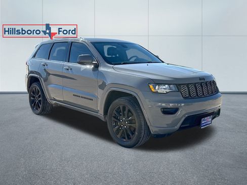 Used 2020 Jeep Grand Cherokee Altitude image 4