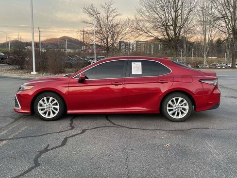 Used 2023 Toyota Camry LE image 2