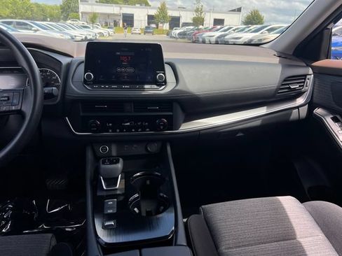 Used 2023 Nissan Rogue SV FWD image 14