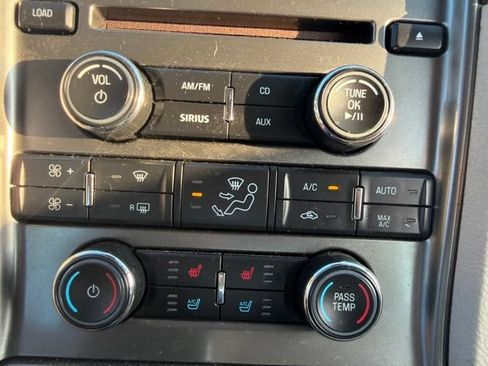 Used 2010 Ford Taurus Limited FWD image 26