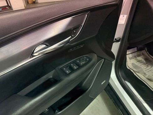 Used 2018 Cadillac XT5 Premium Luxury image 11