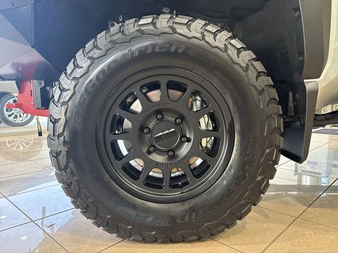 New 2025 Toyota Tacoma TRD Off-Road image 10