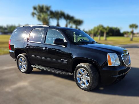 Used 2010 GMC Yukon SLT image 3