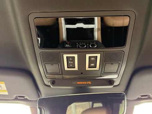 New 2026 Land Rover Defender 110 X-Dynamic SE AWD/4WD image 29