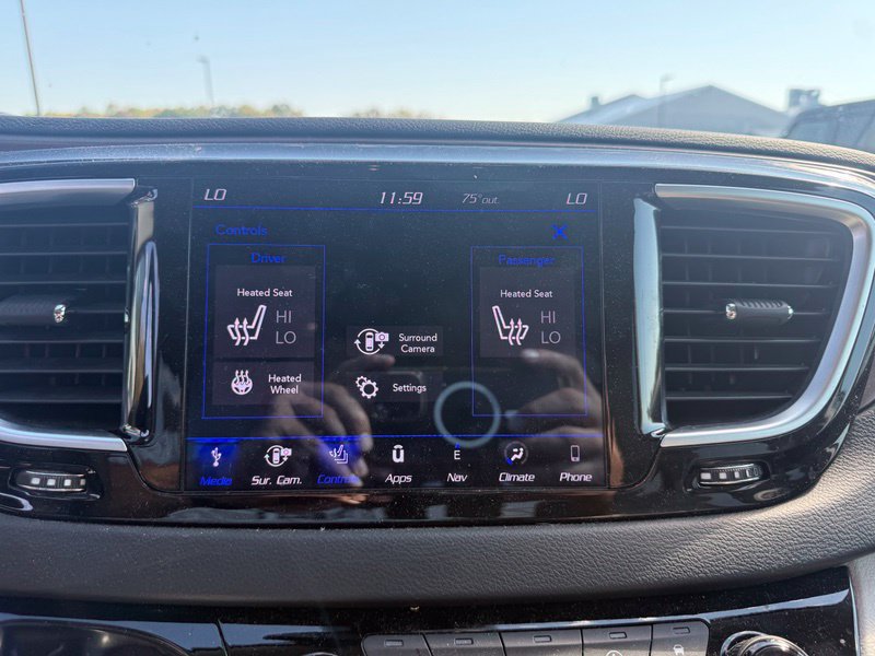 Used 2018 Chrysler Pacifica Touring-L Plus FWD image 13