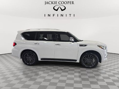 Certified 2024 INFINITI QX80 Sensory w/ Cargo Package AWD/4WD image 4