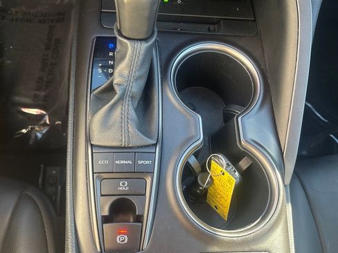 Used 2023 Toyota Camry XSE image 14