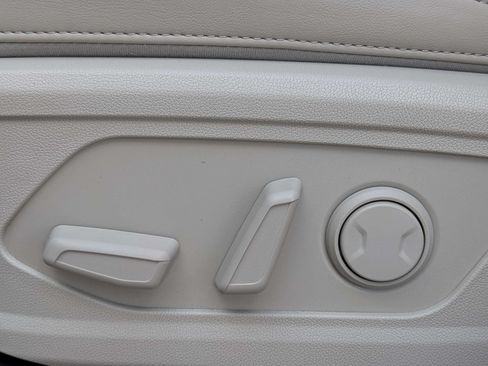 Certified 2025 Kia Sorento S AWD/4WD image 27