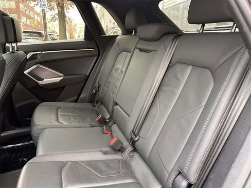 Used 2022 Audi Q3 2.0T Premium image 17