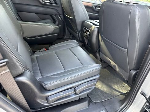 Used 2025 GMC Yukon Denali AWD/4WD image 27