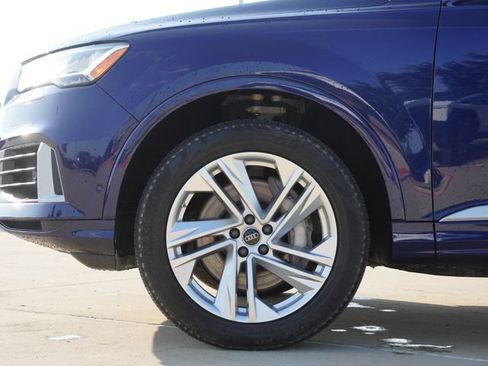 Used 2022 Audi Q7 3.0T Premium Plus w/ Premium Plus Package AWD/4WD image 5